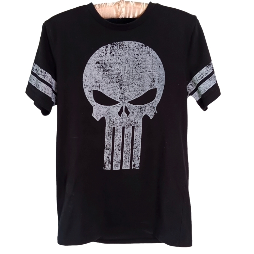 Marvel Punisher T-Shirt Small Distressed‎ Punisher matching sleeves Black Gray